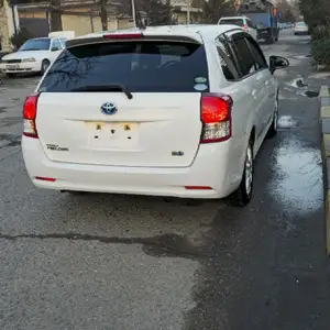 Toyota Fielder, 2015