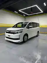 Toyota Voxy, 2014-9