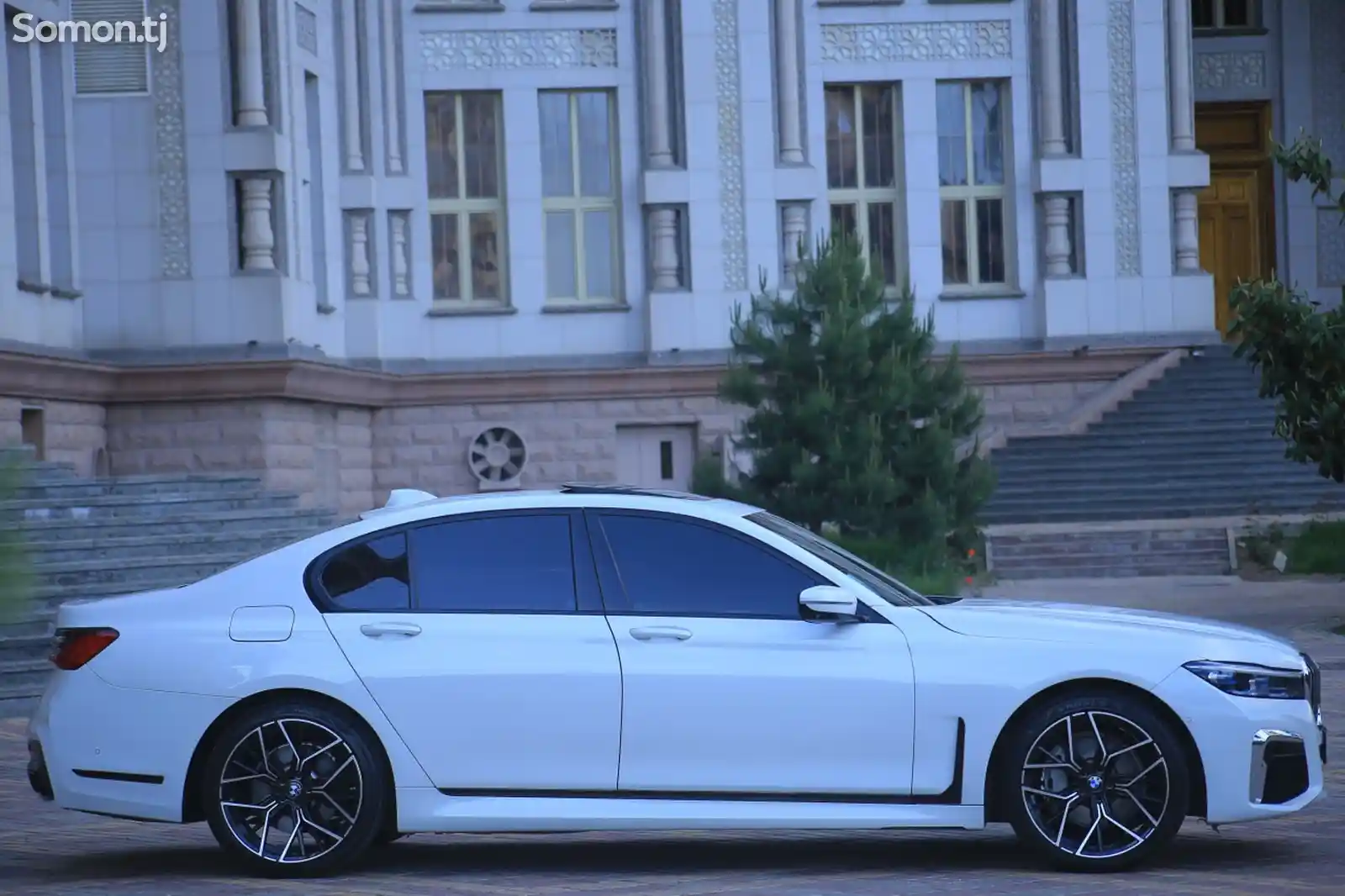 BMW 7 series, 2016-13