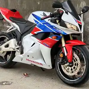 Мотоцикл Honda CBR600RR на заказ