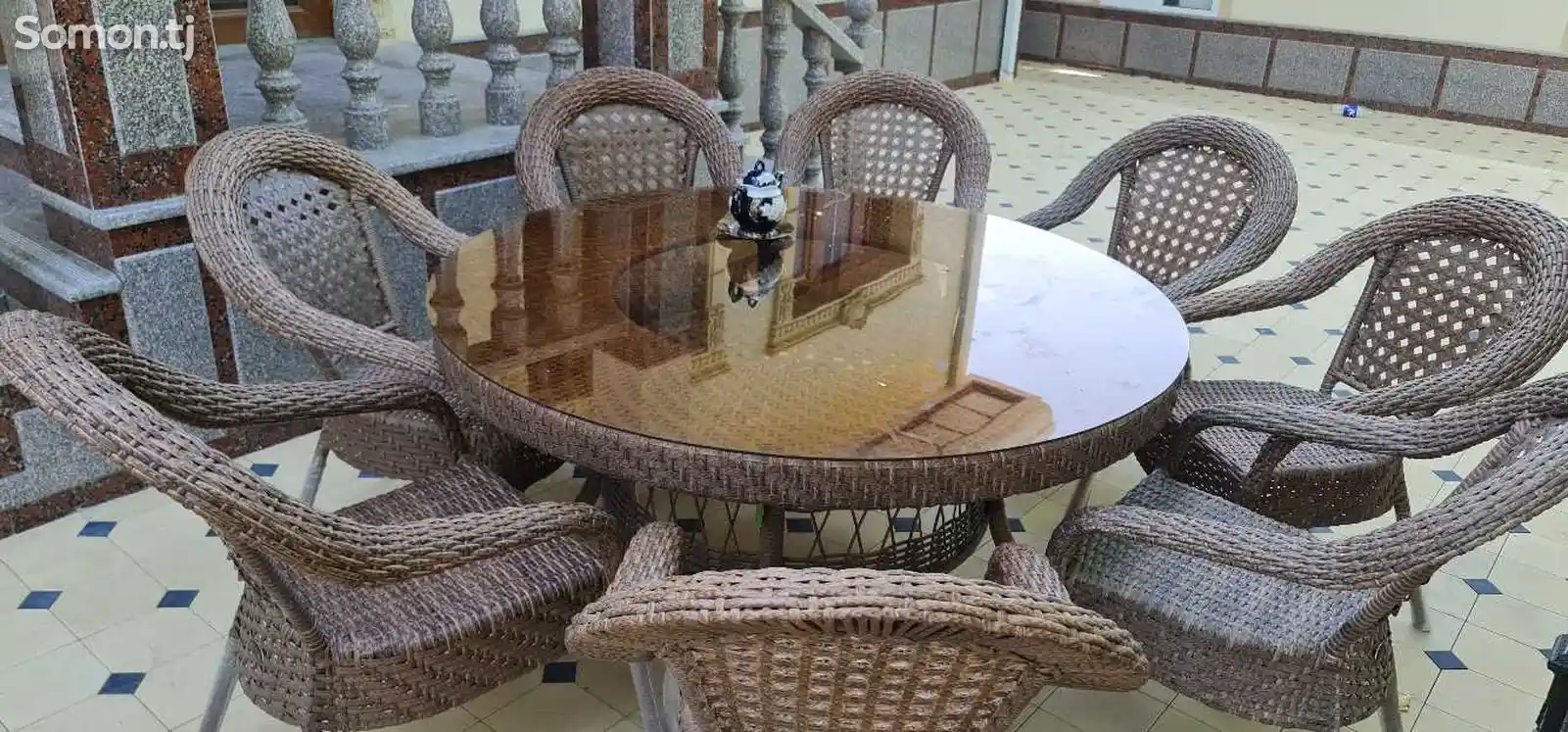 Плетённые стол и стулья-1