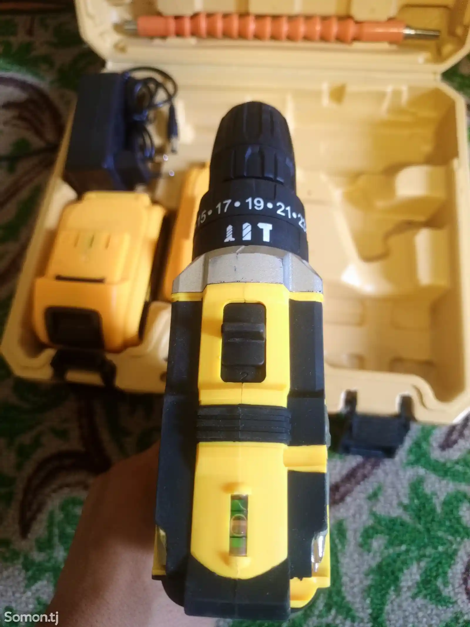 Шуруповёрт DeWalt-2