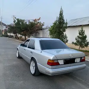 Mercedes-Benz W124, 1993