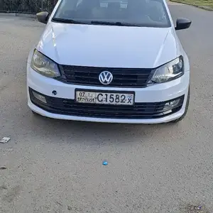 Volkswagen Polo, 2015