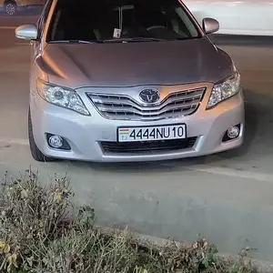 Toyota Camry, 2010