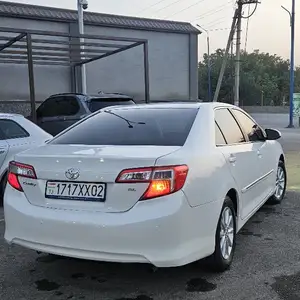 Toyota Camry, 2012