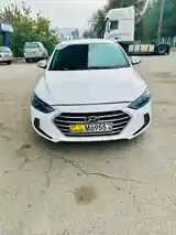 Hyundai Elantra, 2017-4