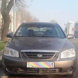 Kia Spectra, 2004