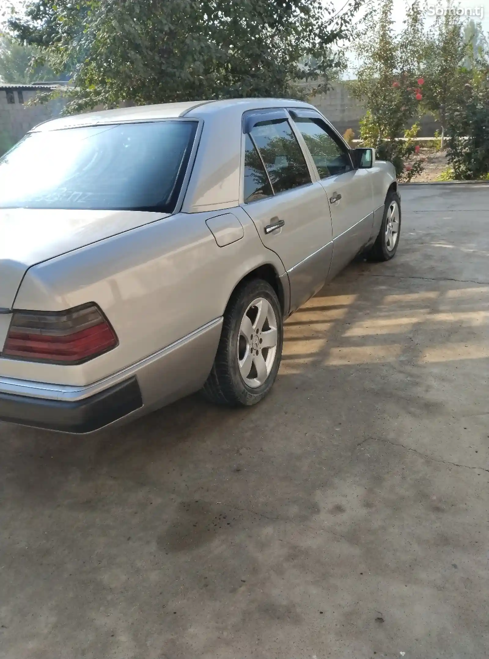 Mercedes-Benz E class, 1992-6