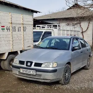 Seat Cordoba, 2002