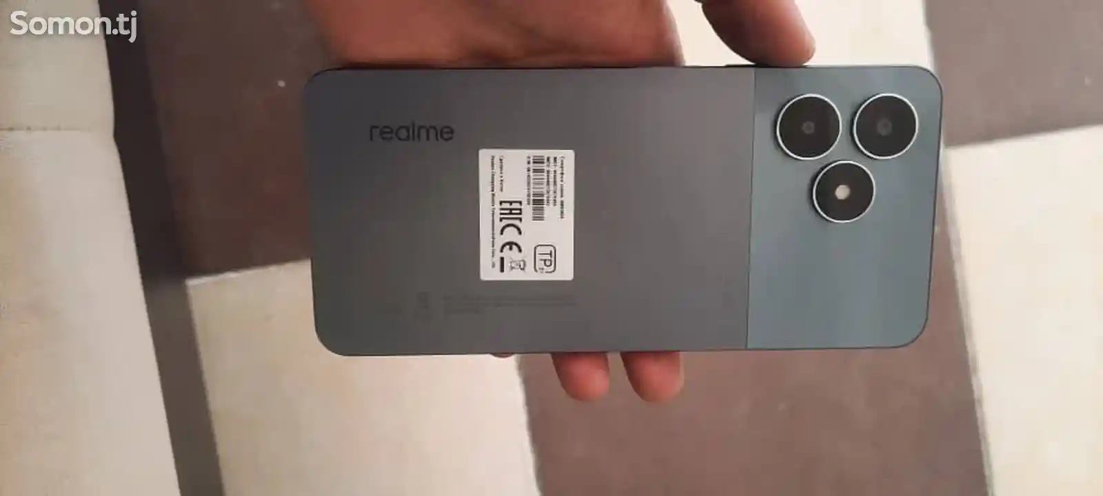 Телефон Realme-2