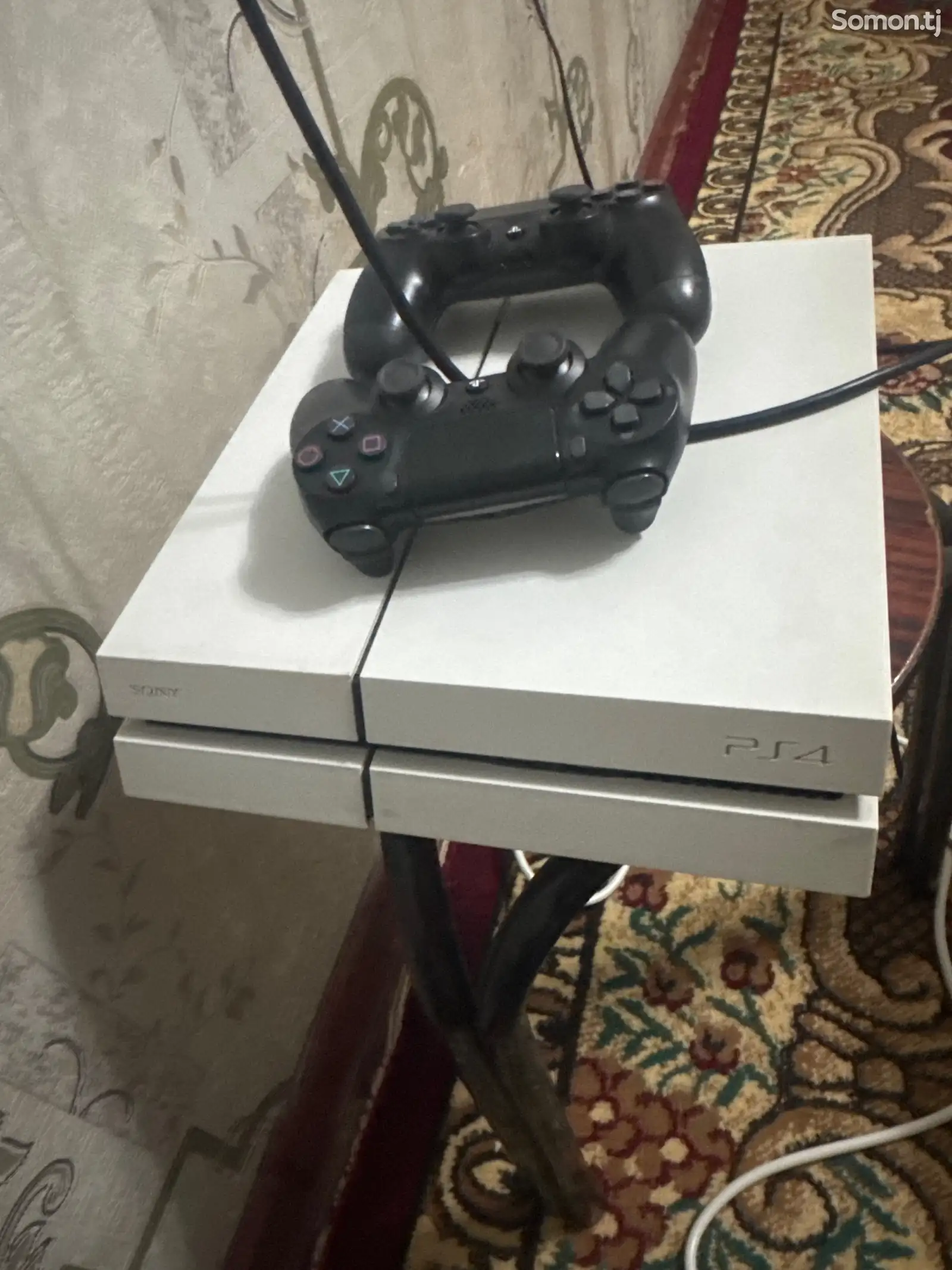 Игровая приставка Sony PlayStation 4