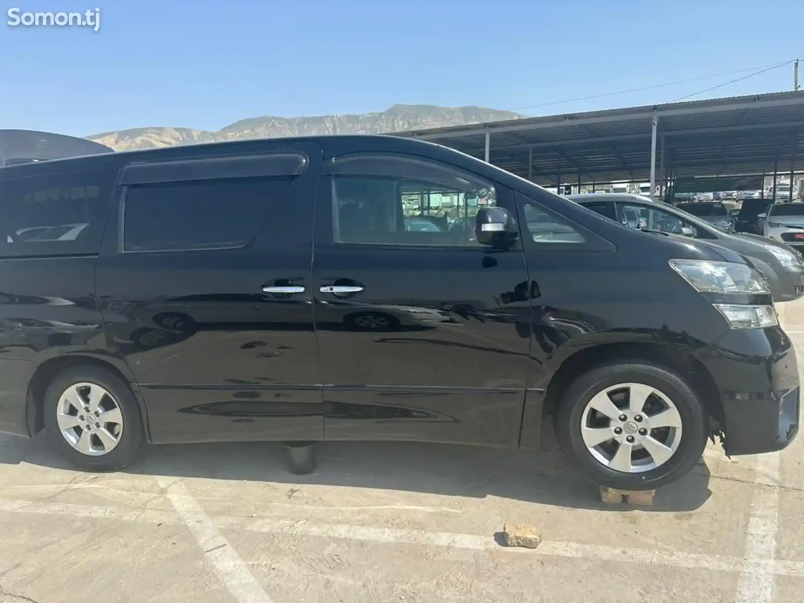 Toyota Vellfire, 2010-3