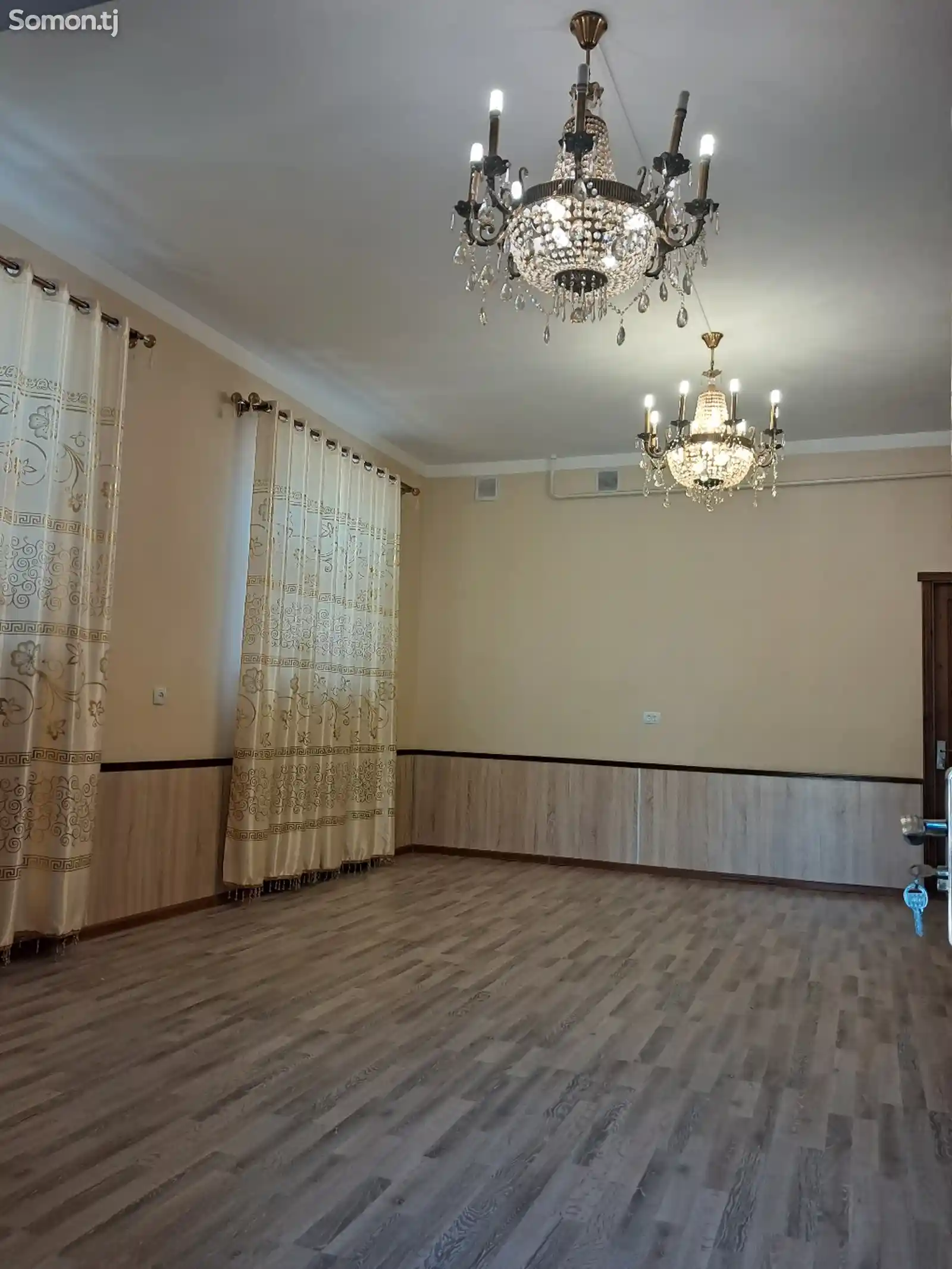 4-комн. квартира, 1 этаж, 79 м², Чавонон-1