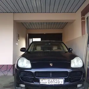 Porsche Cayenne, 2004