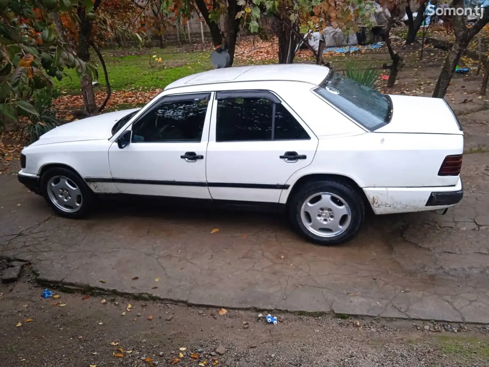 Mercedes-Benz W124, 1990-1