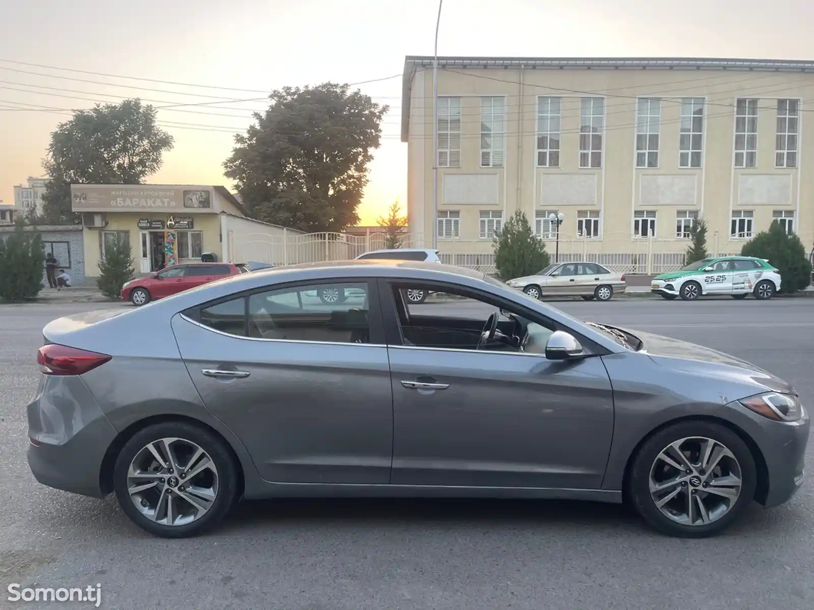 Hyundai Elantra, 2016-4