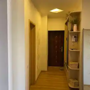 2-комн. квартира, 4 этаж, 74 м², Сино,профсоюз