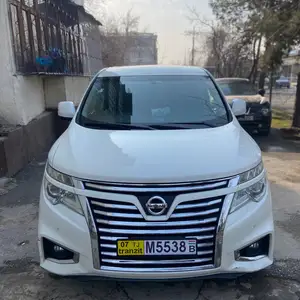 Nissan Elgrand, 2015