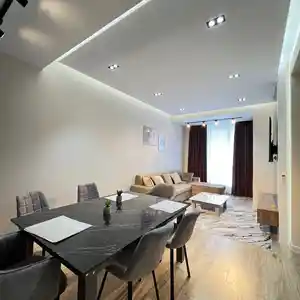 3-комн. квартира, 14 этаж, 84м², Дом Печати, Таможенный комитет