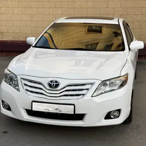 Toyota Camry, 2010