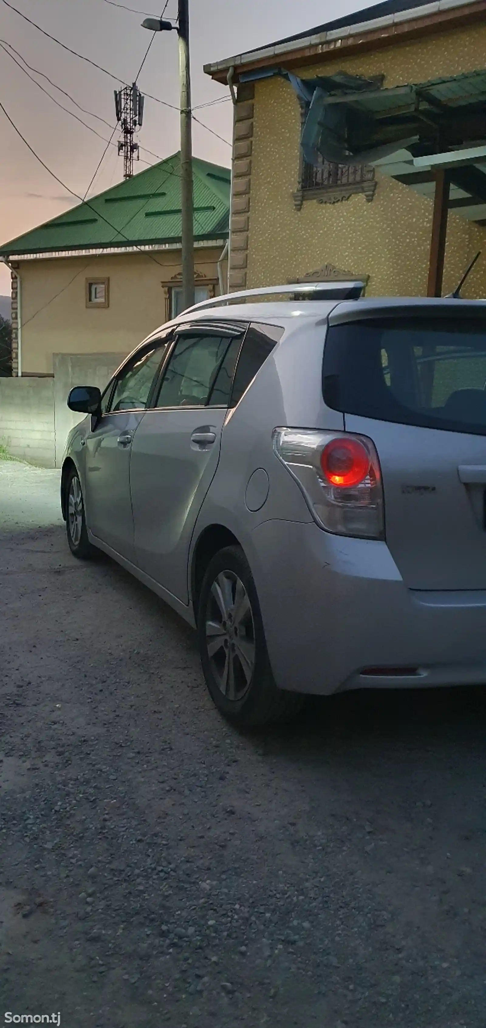 Toyota Avensis Verso, 2012-5