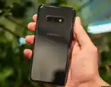 Samsung Galaxy S10e-2