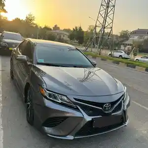 Toyota Camry, 2018