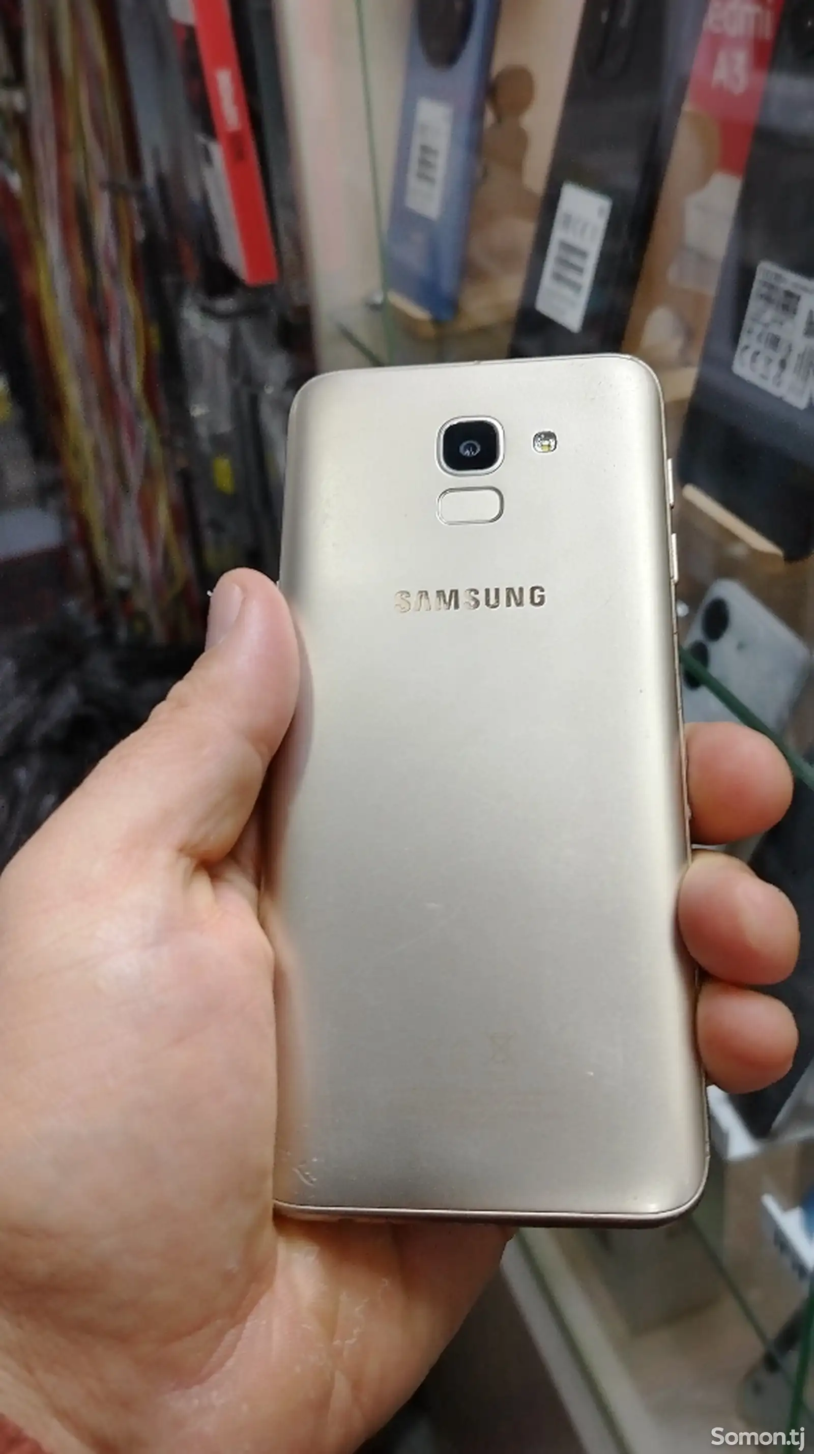 Samsung Galaxy J6-1