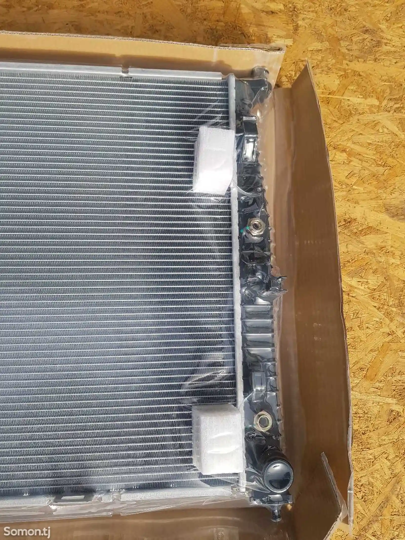 Радиатор охлаждения двигателя на Mercedes Benz W166-5