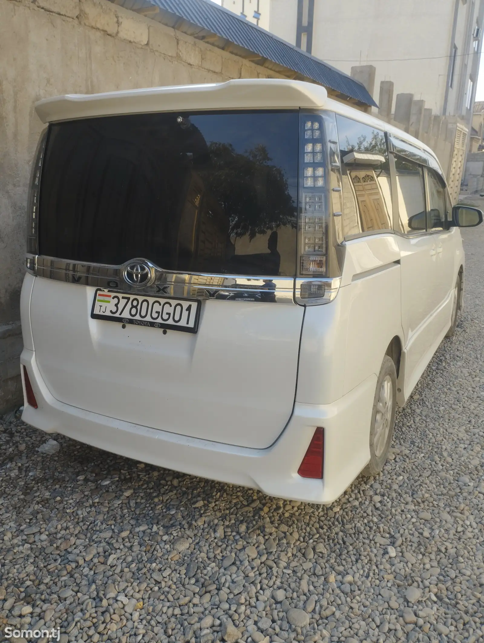 Toyota Voxy, 2014-2