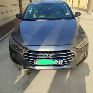 Hyundai Elantra, 2018