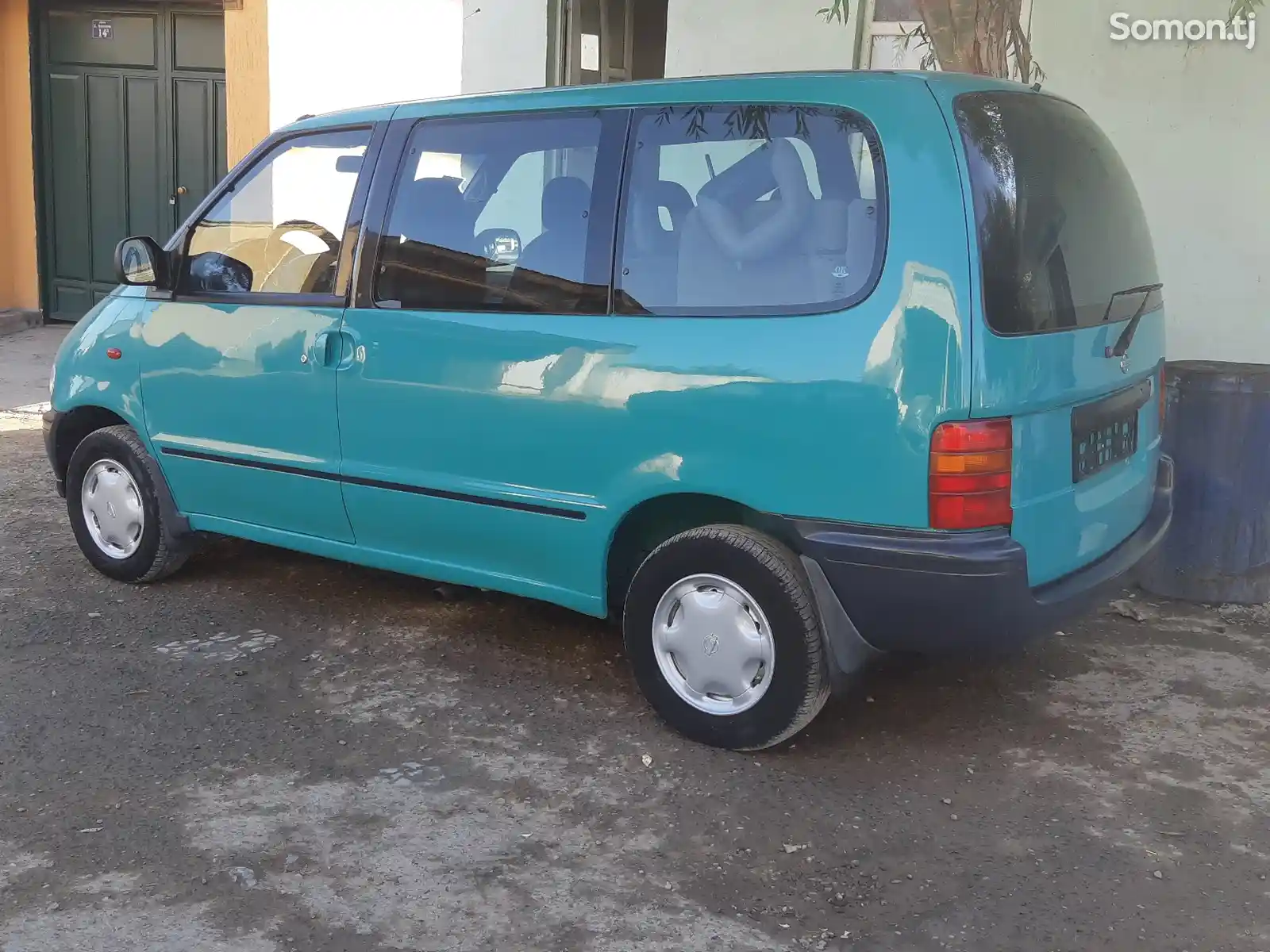 Nissan Serena, 1996-1