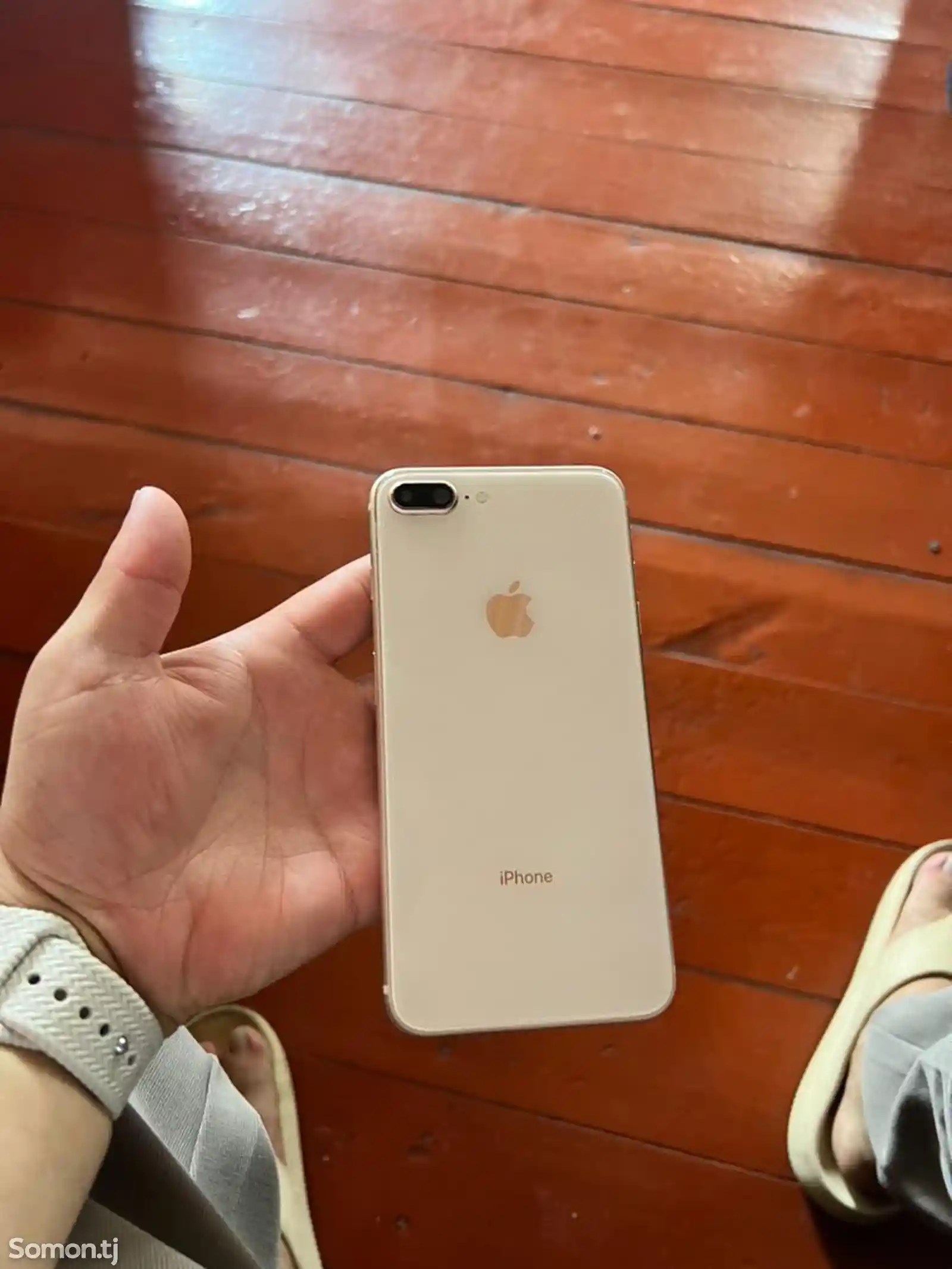 Apple iPhone 8 plus, 64 gb, Gold-1