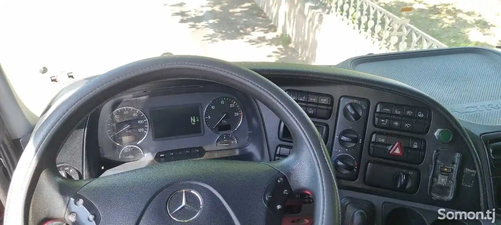 Бортовой грузовик Mercedes-Benz Actros, 2012-6