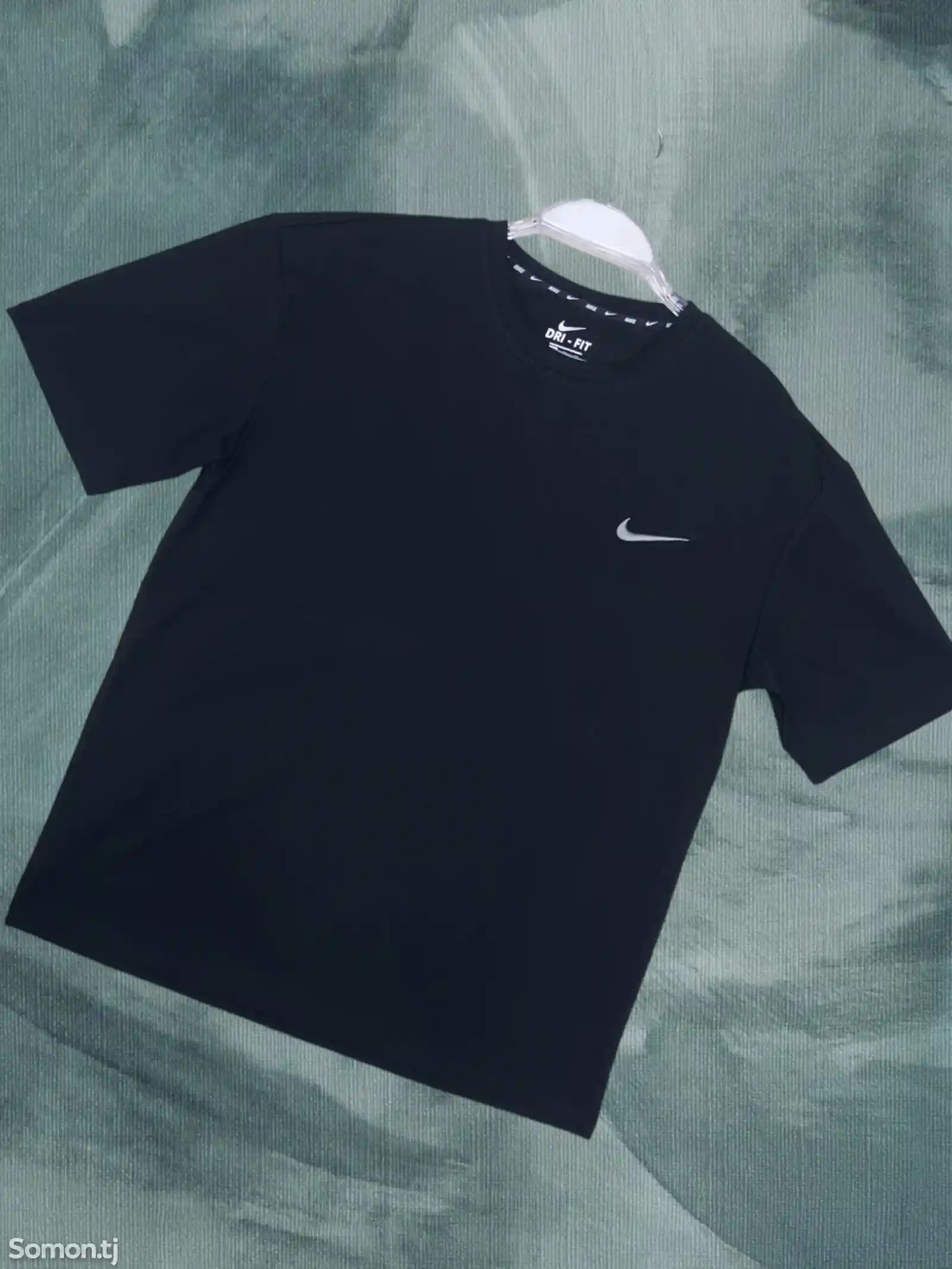 футболка Nike