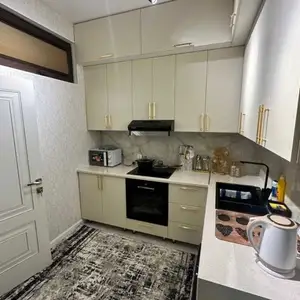 2-комн. квартира, 12 этаж, 60м², Шохмансур