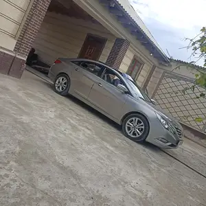 Hyundai Sonata, 2010