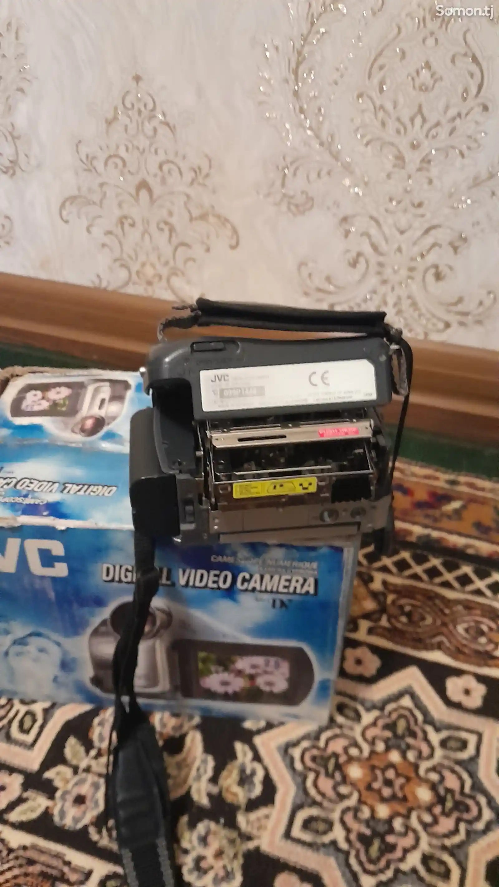 Видеокамерa JVC-6