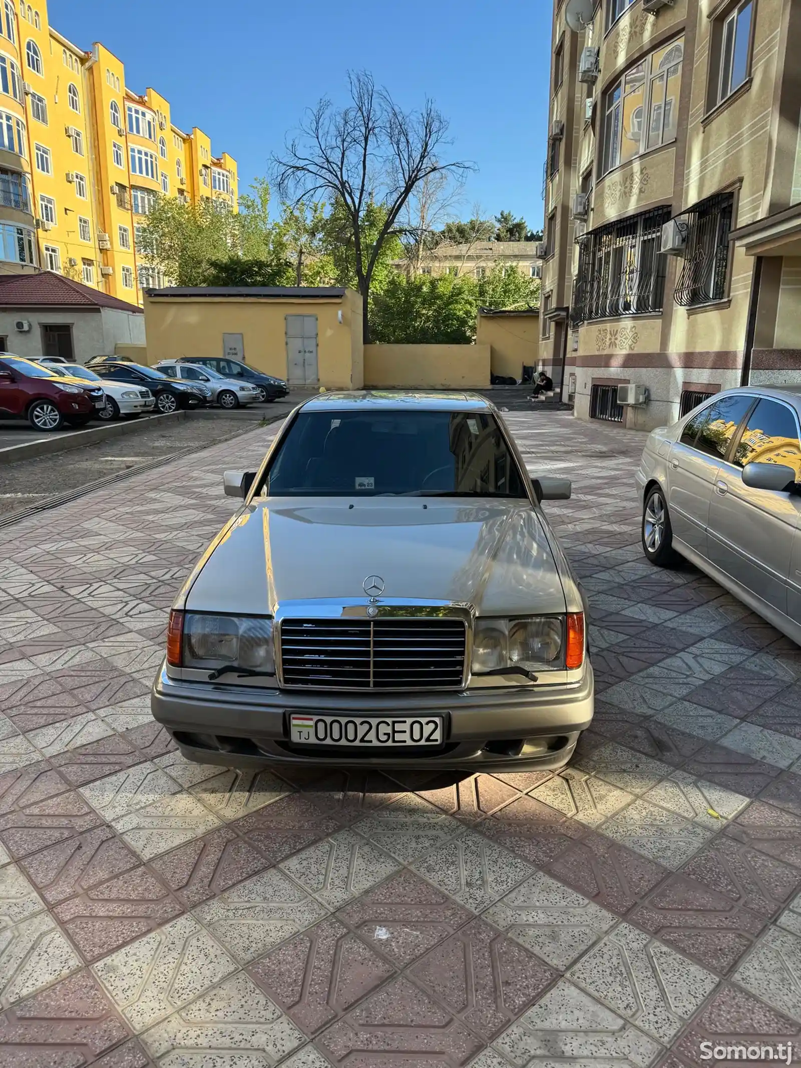 Mercedes-Benz W124, 1990-1