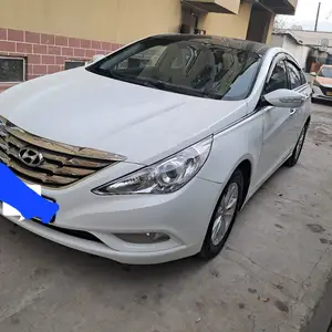 Hyundai Sonata, 2011