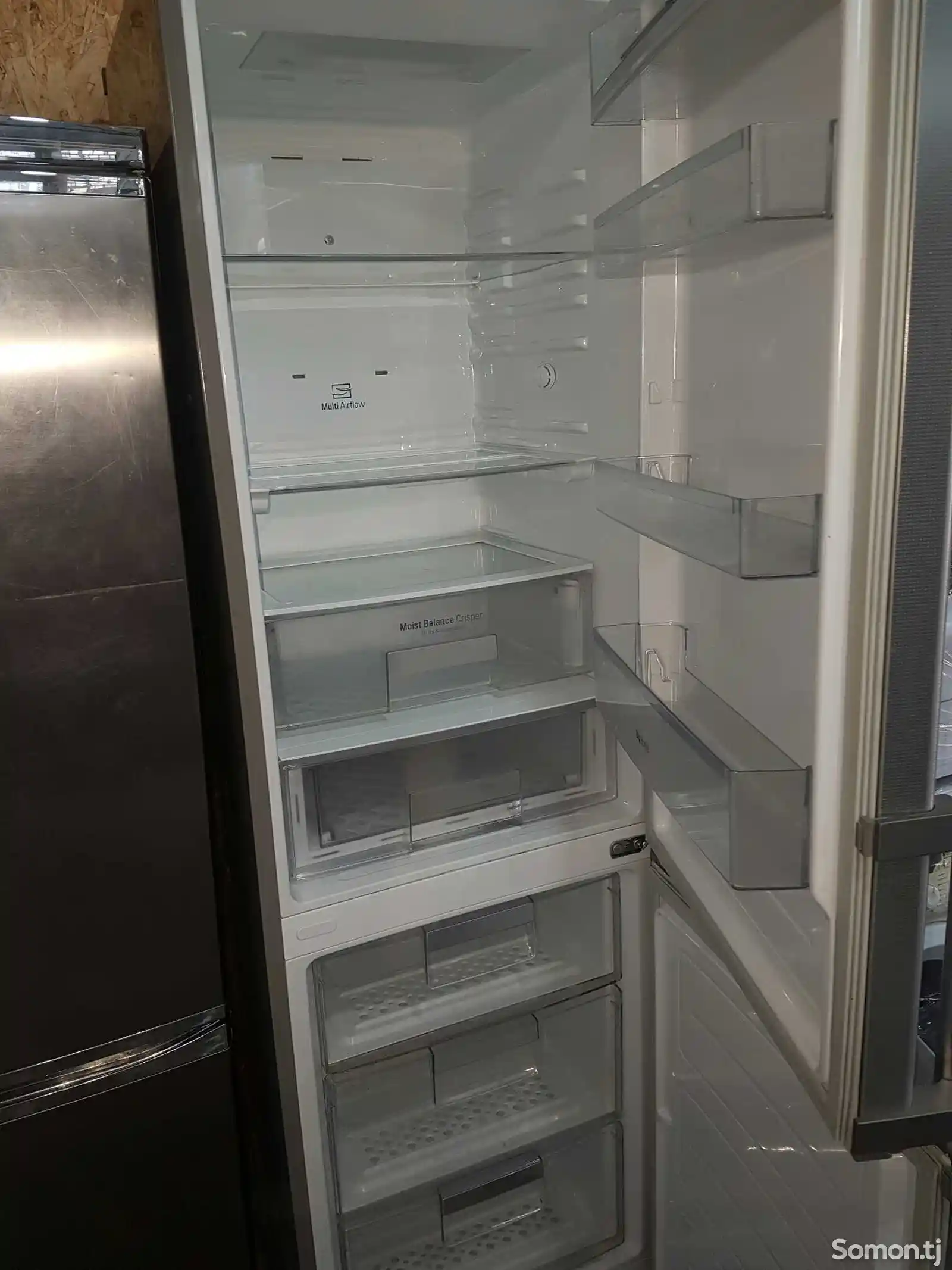 Двухкамерный холодильник LGno frost с сенсорным дисплеем-1