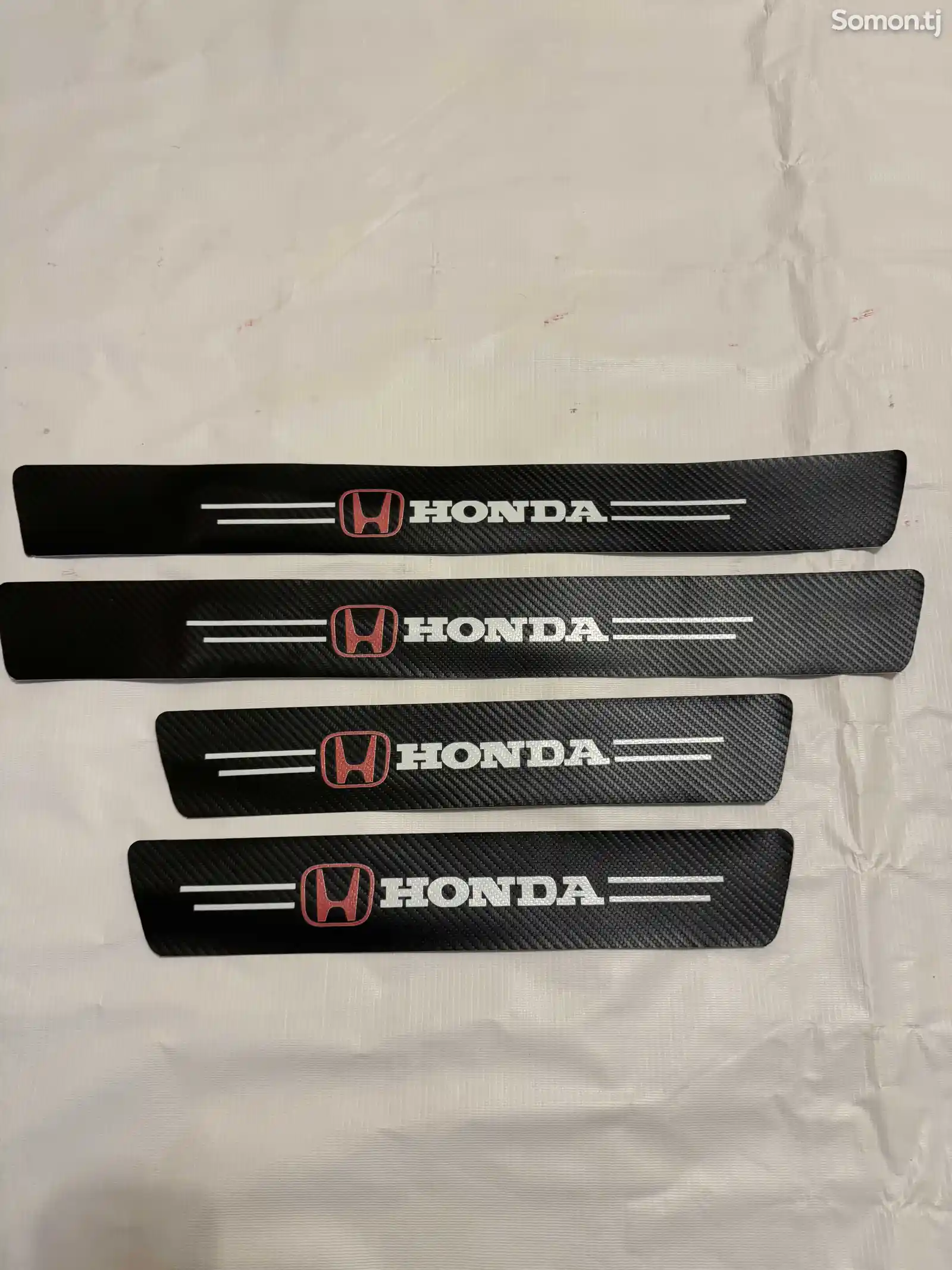Защитная наклейка на пороги Honda