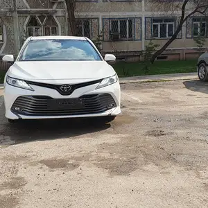 Toyota Camry, 2020