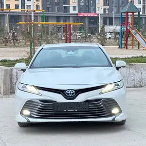 Toyota Camry, 2018