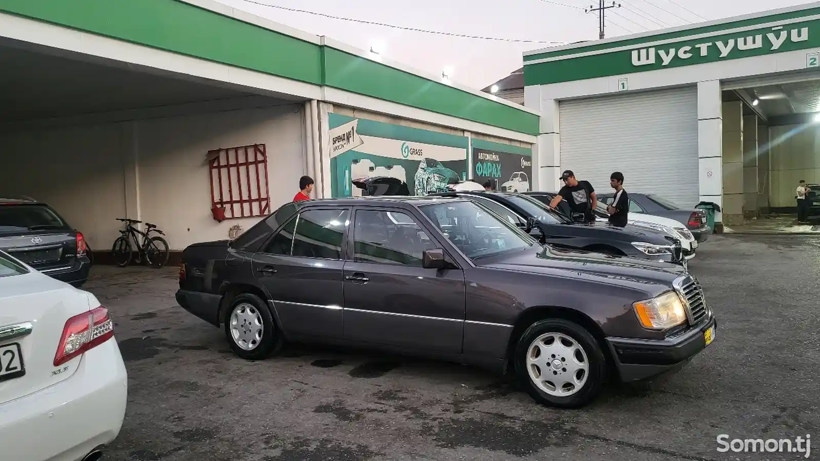 Mercedes-Benz W124, 1990-2