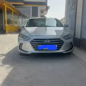 Hyundai Elantra, 2018