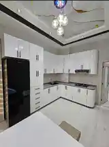 3-комн. квартира, 2 этаж, 80м², 33 мкр-4