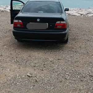 Задний бампер от BMW