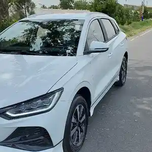 BYD E2, 2024